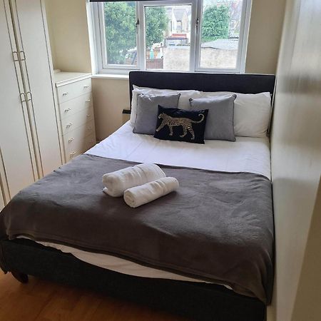 Sav Apartments Watford واتفورد الغرفة الصورة